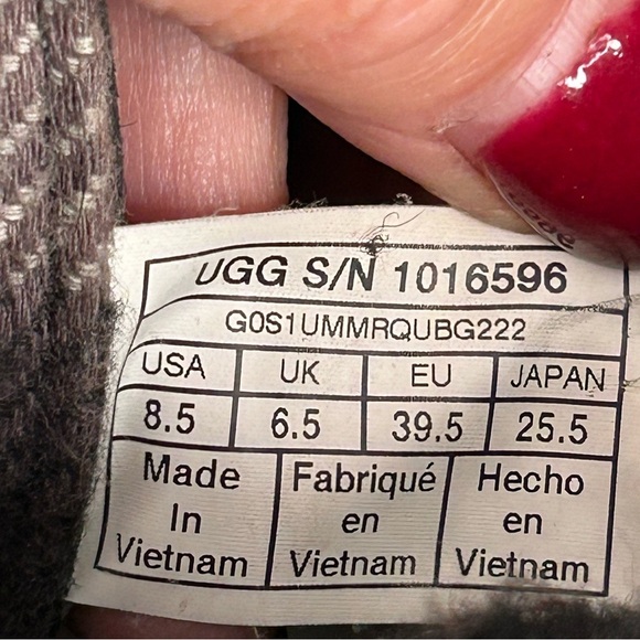 UGG Black Leather & Plaid Adirondack II Vibrum Waterproof Winter Boots Sz 8.5 - Picture 13 of 14